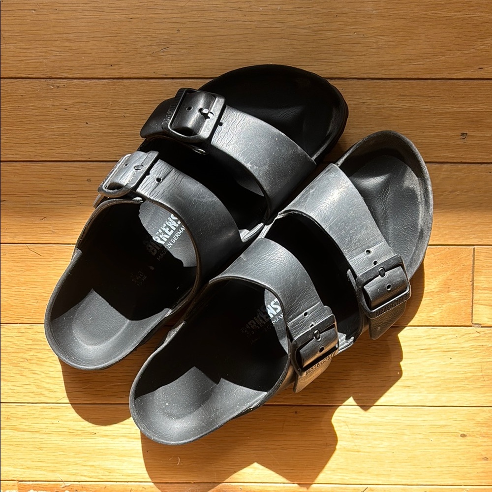 Birkenstock Women’s Classic Black Sandals (37)